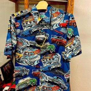 Beautiful 100% cotton Dodge Hemi shirt—vibrant colors.  pocket.  Gorgeous!
